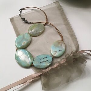 BEAUTIFUL GREEN NATURAL STONE NECKLACE